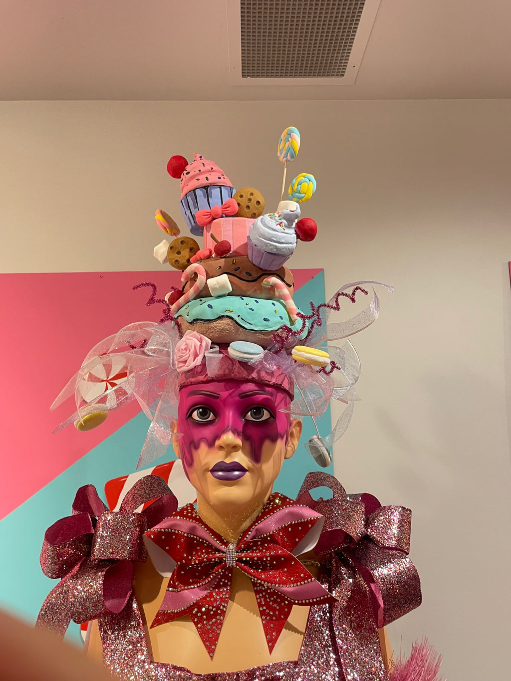 Candyland Couture Tree Topper - Fuchsia