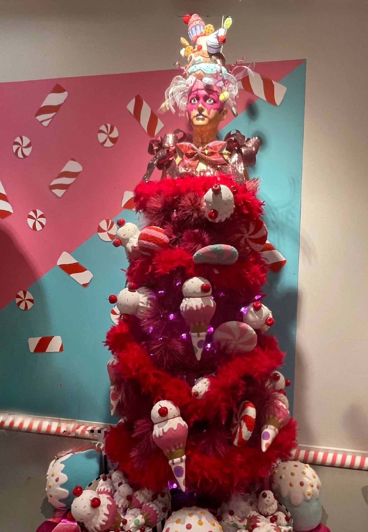 Candyland Couture Tree Topper - Fuchsia